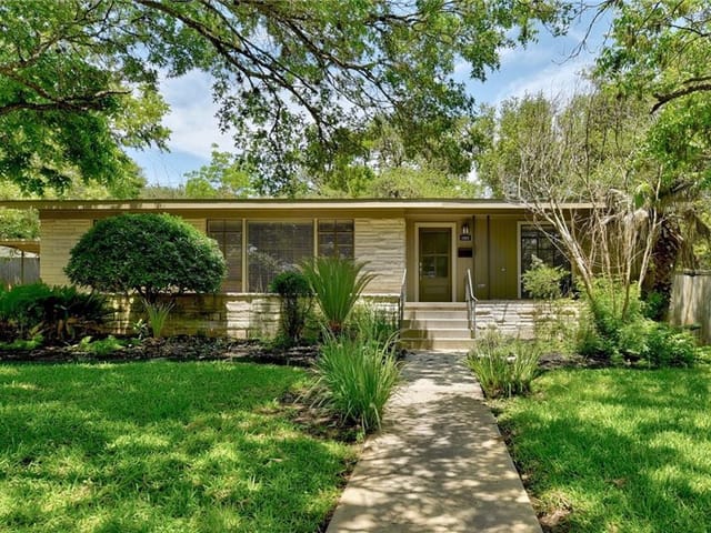 5002 Balcones Dr