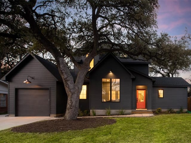 5002 Gladeview Dr