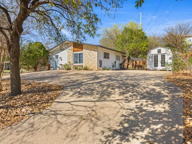 5002 Ledesma Rd