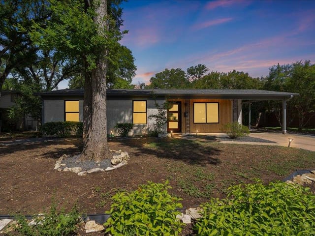 5002 Majestic Dr