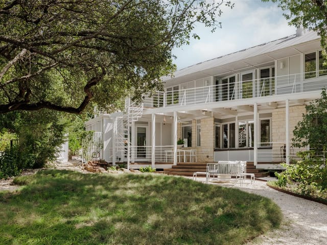 5003 Lucas Ln