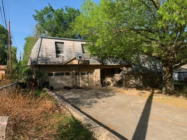 5004 Heflin Ln