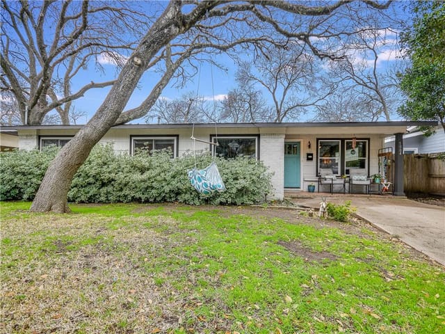 5004 Strass Dr
