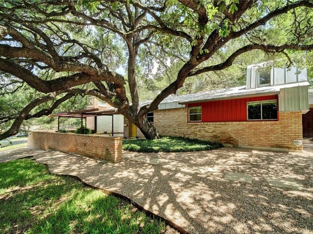 5005 Lansing Dr