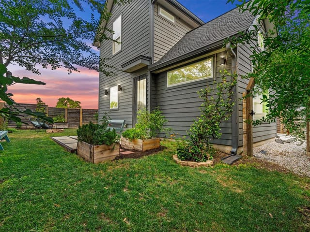 5006 Lott Ave Unit #2