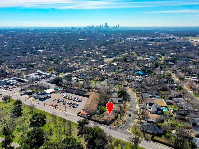 5007 N Fresco DR