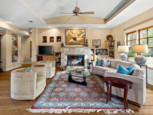5008 Westview DR