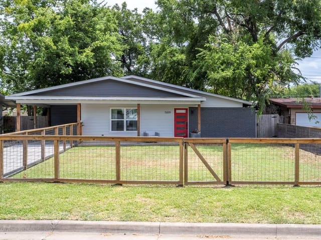 5009 Highland CT