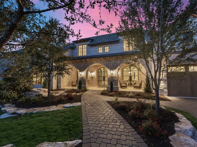 5009 Timberline DR