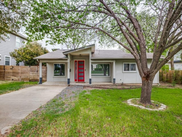 5009 W Park DR