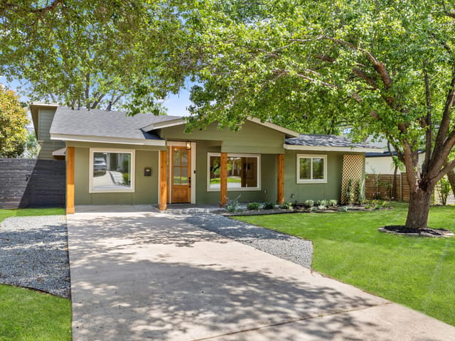 5009 W Park Dr