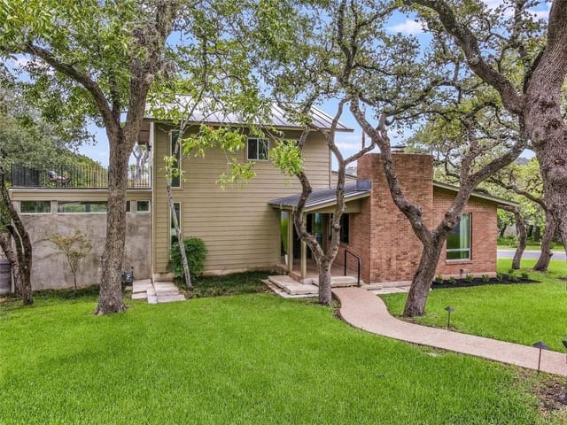 5009 Westview Dr