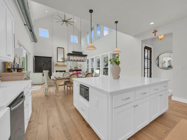 501 Alva DR