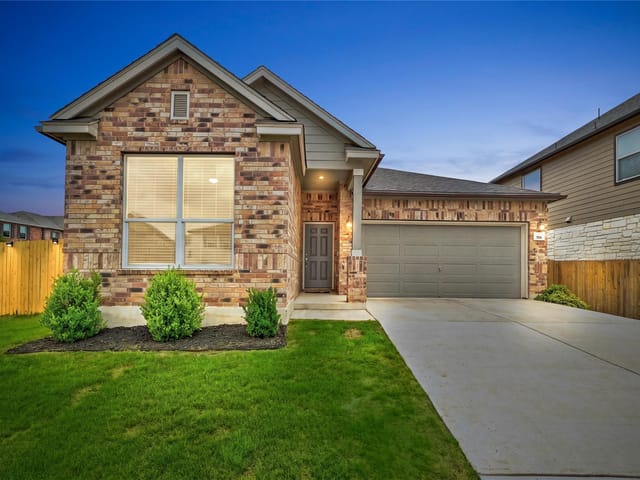 501 Ayinger LN