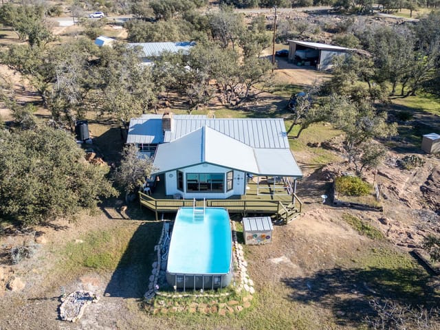 501 Bumpy Ridge DR