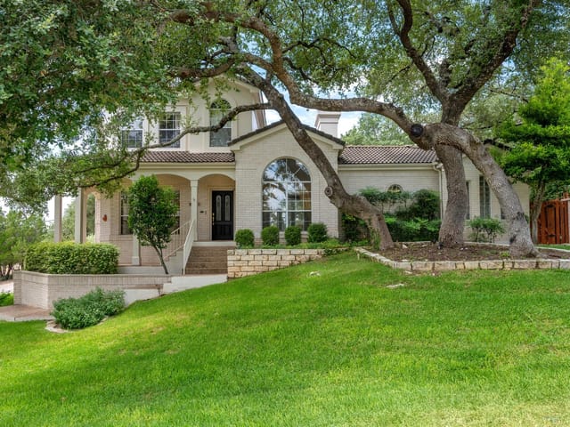 501 Rolling Green DR