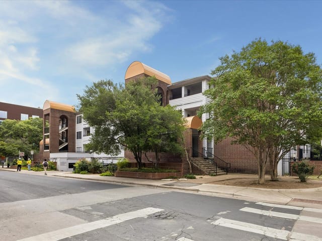 501 W 26th ST Unit #121