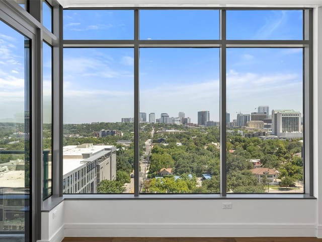 501 West Ave Unit #1304