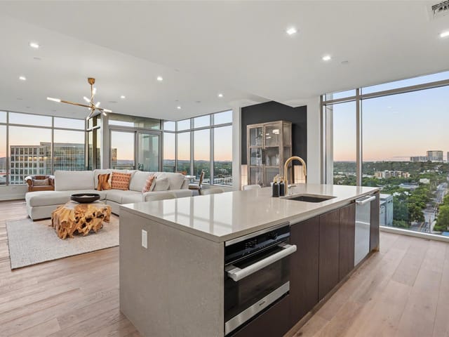 501 West Ave Unit #1604