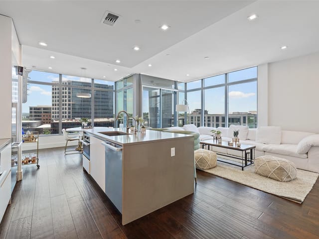 501 West Ave Unit #804
