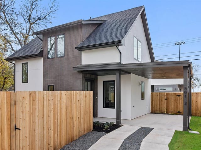 501 Zennia St Unit #2