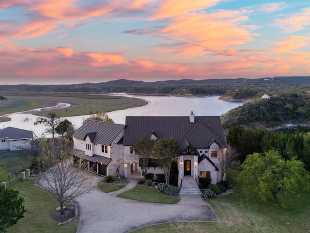 5010 Lookout Ridge Dr