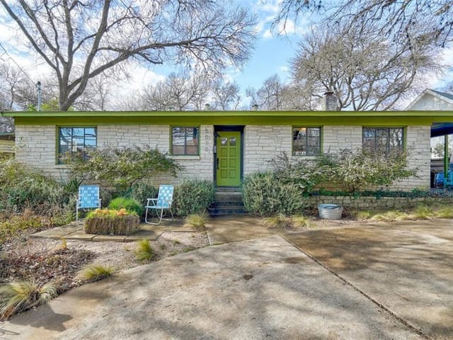 5010 Strass Dr