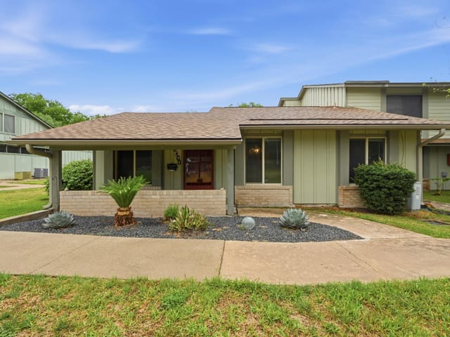 5011 Fort Clark DR