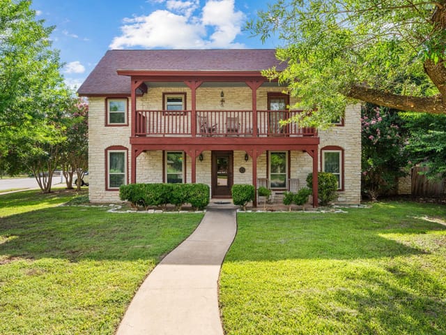 5012 Desert Oak Cir