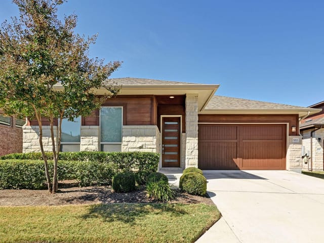 5013 Paul Thomas Dr