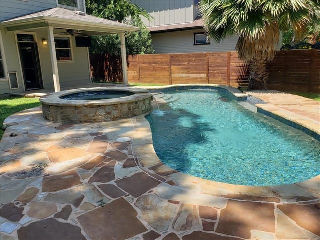 5013 Westfield Dr