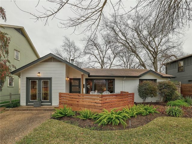 5015 W Frances Pl