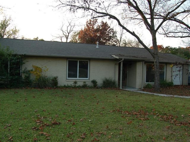 5016 Highland Ct