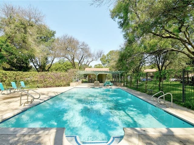 5017 Fort Clark Dr