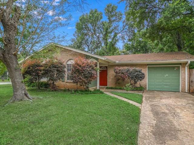 5018 Emerald Forest Cir