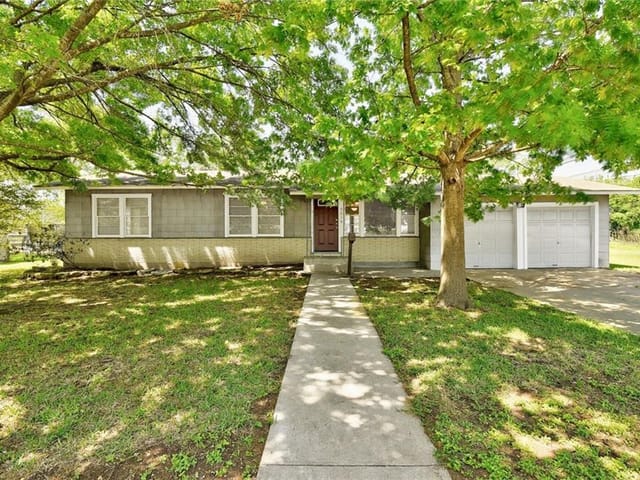 5018 Westfield Dr