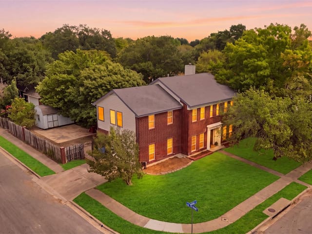 502 Cedar LN
