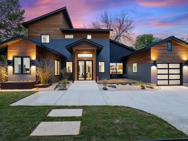 502 E Live Oak ST