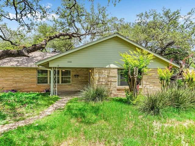 502 Sunset Cir
