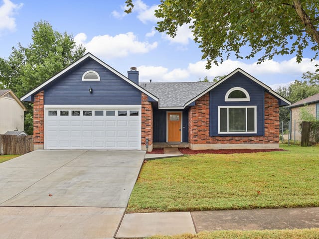 503 Dover LN
