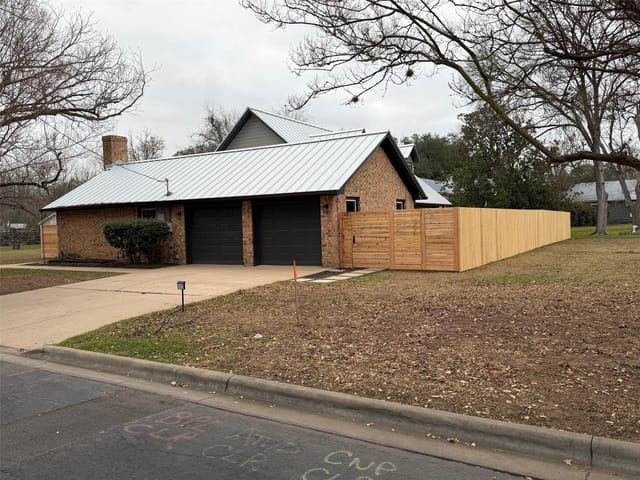 503 Elm St