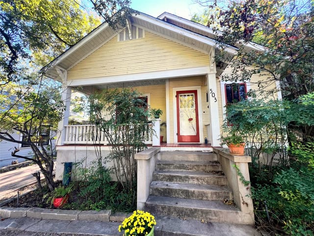 503 Lockhart Dr