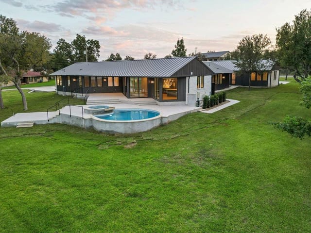 503 Shadyside LN