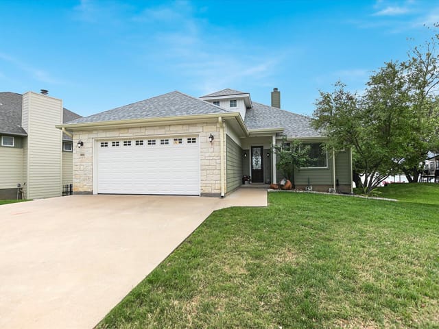 503 Shorewood CIR