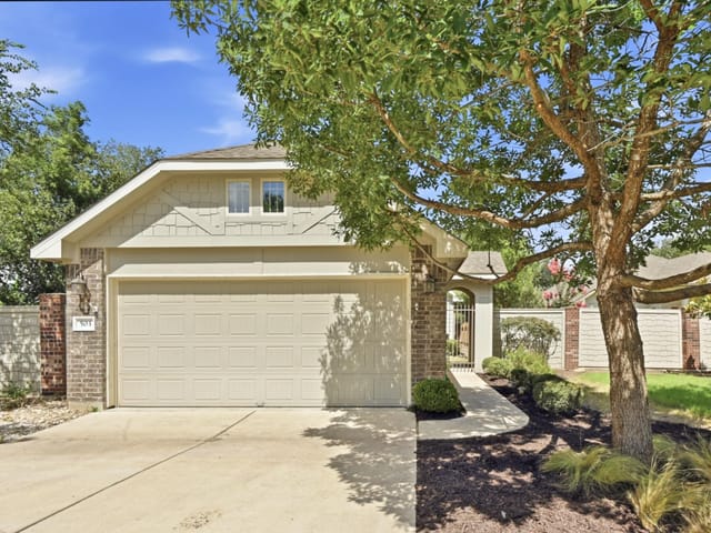 503 Stonewood LN