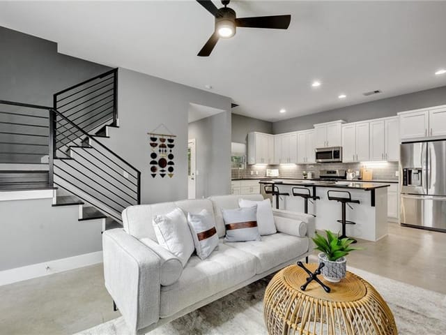 504 Blackson Ave Unit #B
