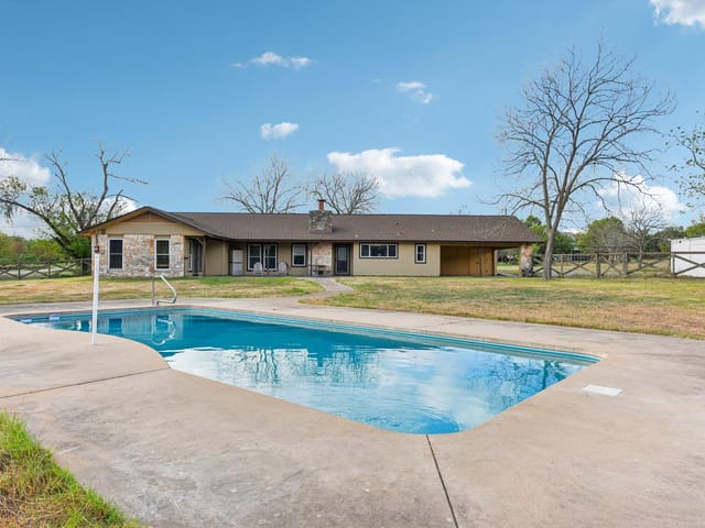 504 Buckaroo Trl
