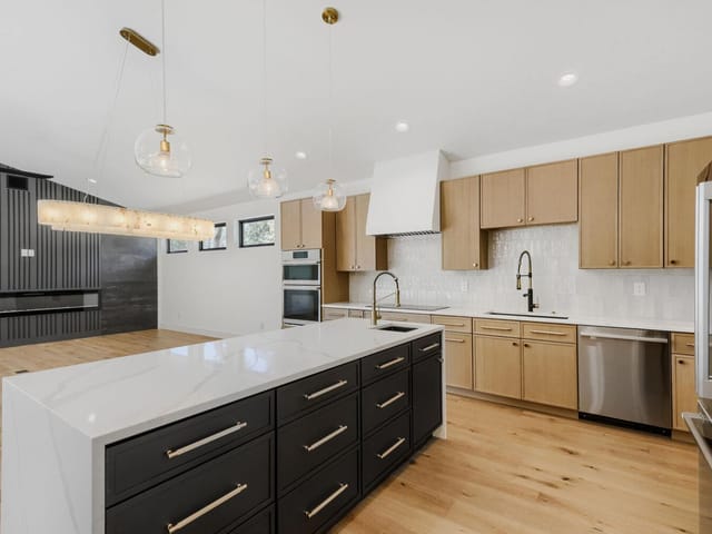 504 District LN