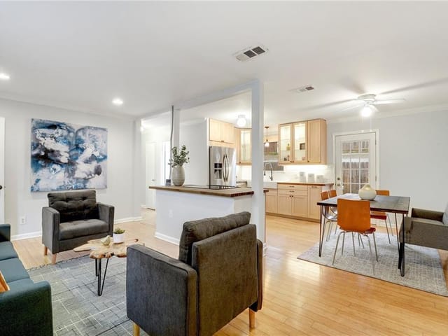 504 Long Bow LN