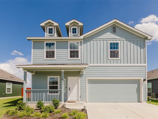 504 N Thunderstorm Ave